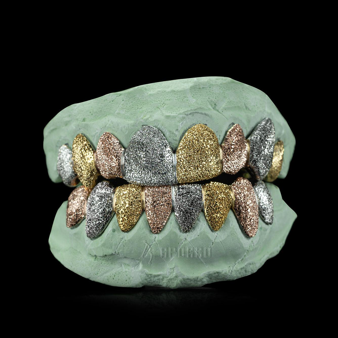 Grillz à poussière en diamant tri-couleur personnalisé