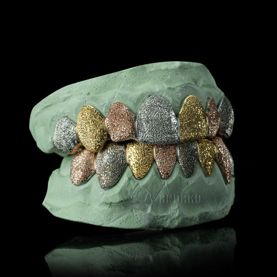 Grillz à poussière en diamant tri-couleur personnalisé