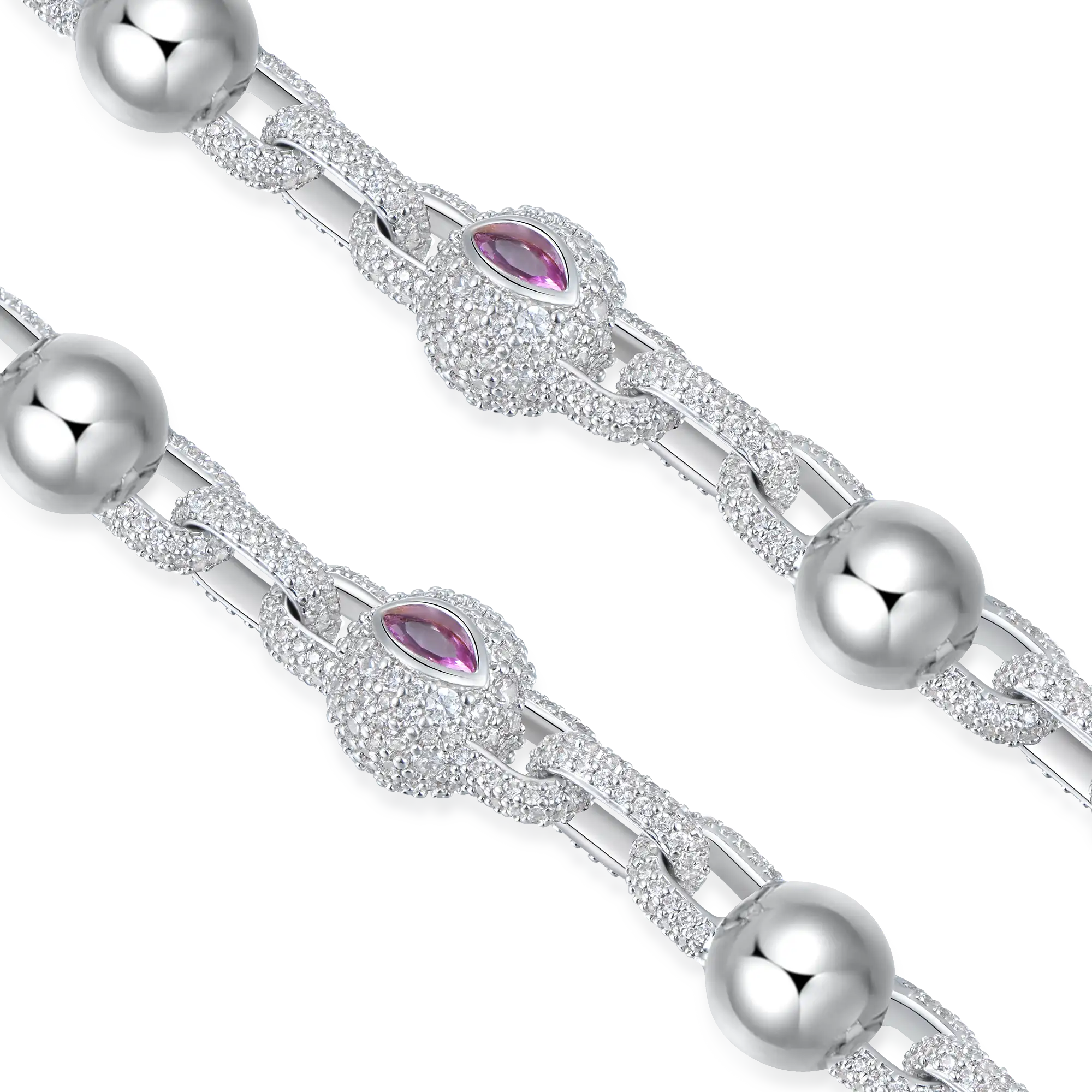 Catena di palline di Aegis ghiacciata da donna