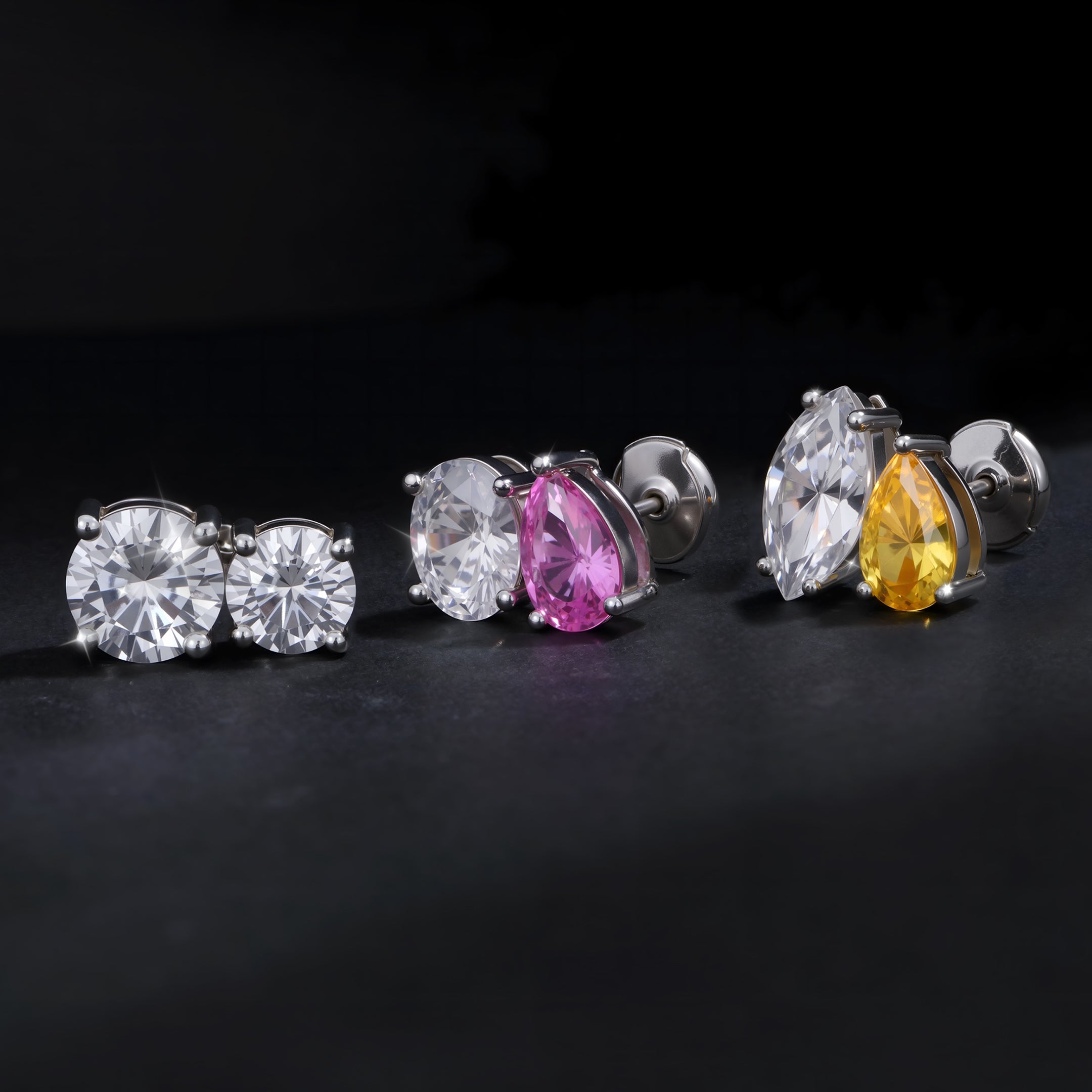 Boucles d'oreilles Moisanite Toi et Moi - Rounds jumeaux