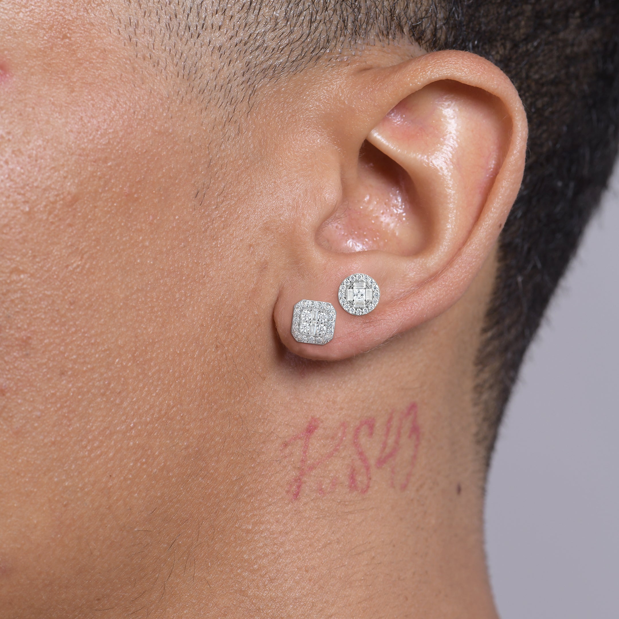 Juego de aretes con halo y mezcla de baguette S925