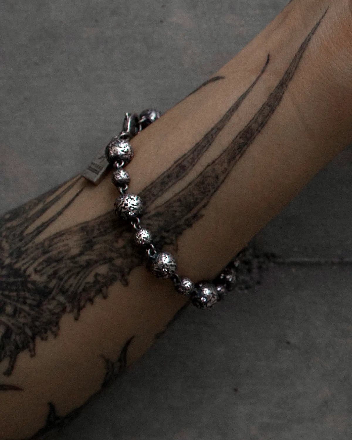 WEATHERED BEAD BRACELET