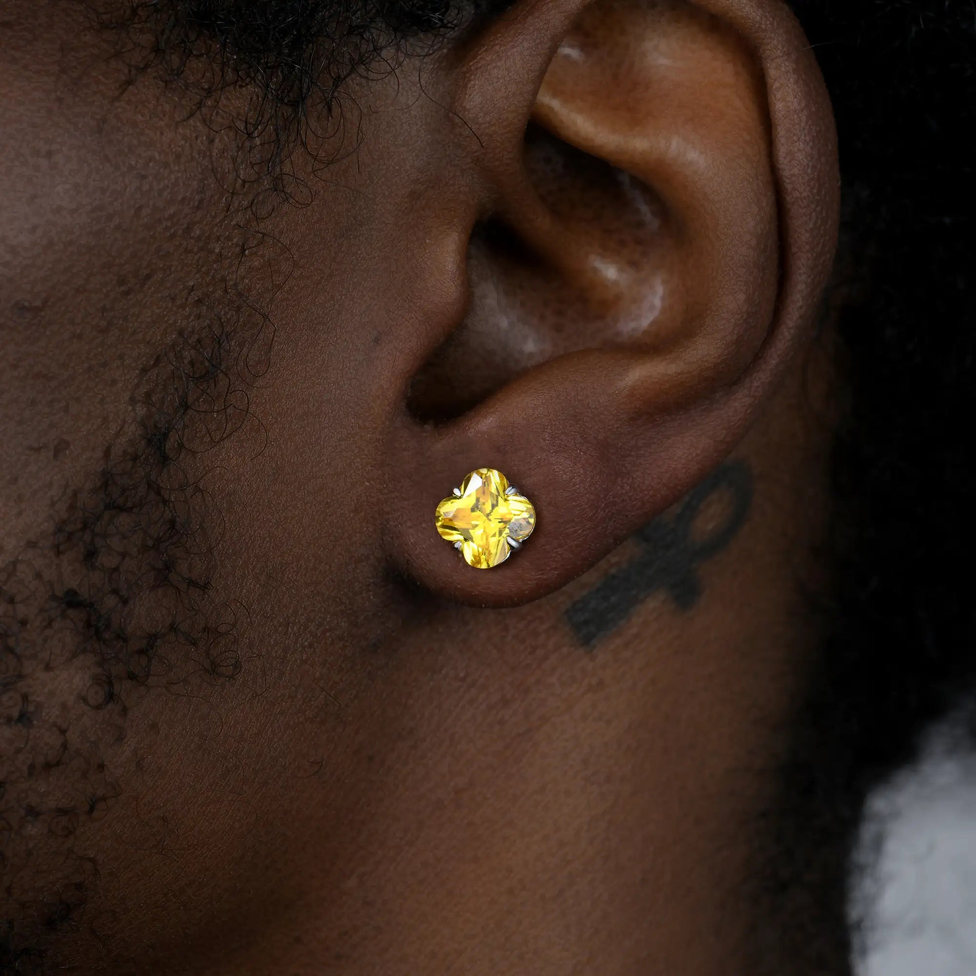 #Stone-Color_Yellow
