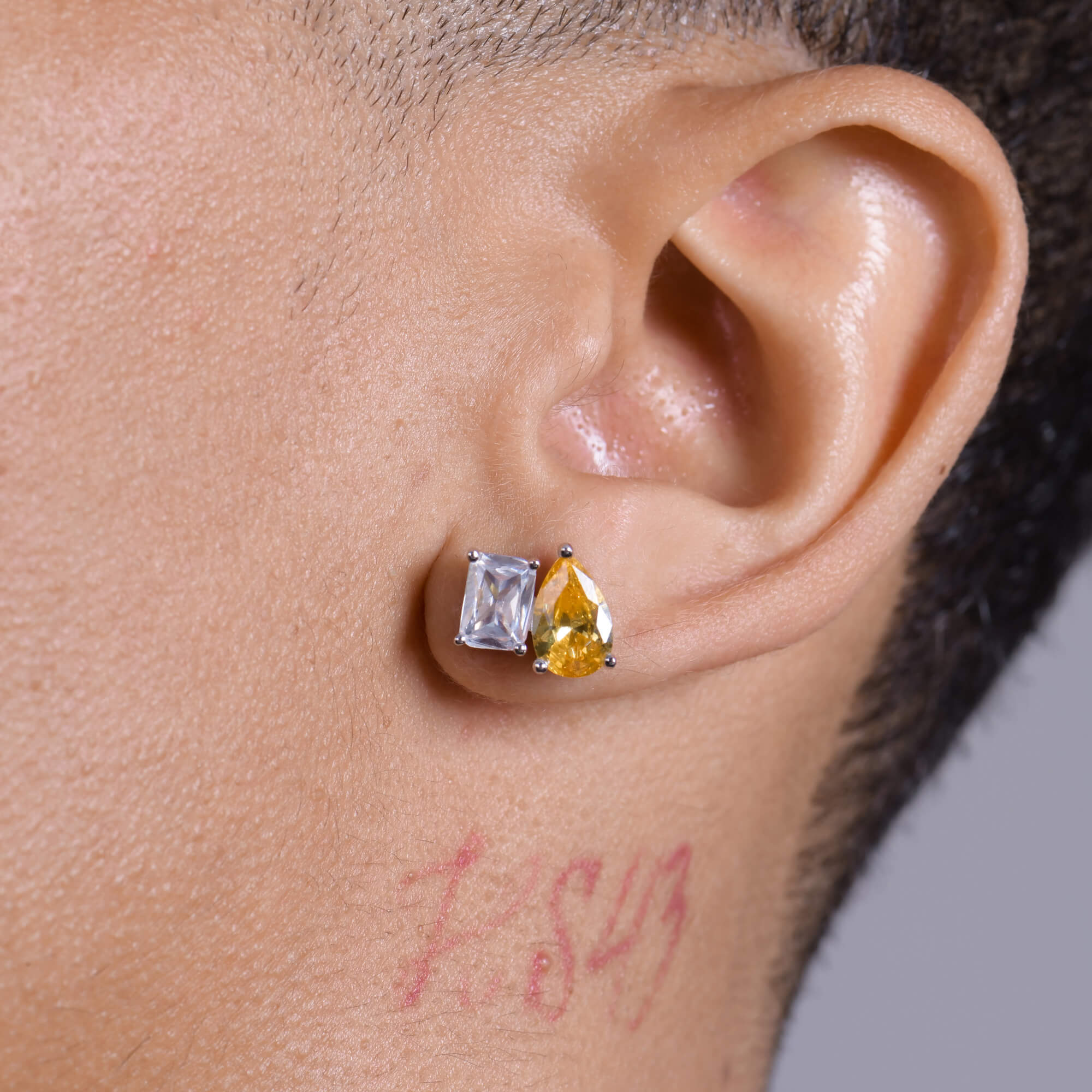 #Diamond_White + Yellow Diamond ( 18k White Gold )