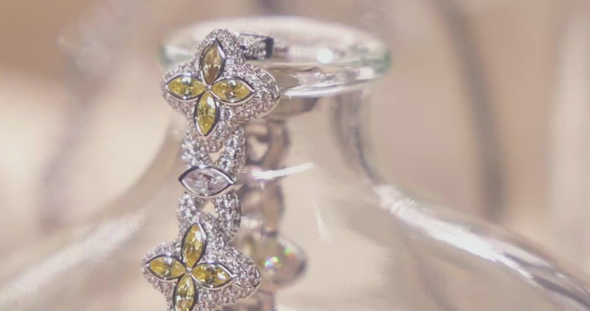 Eced Luminous Clover Anhänger - Weißer Diamant