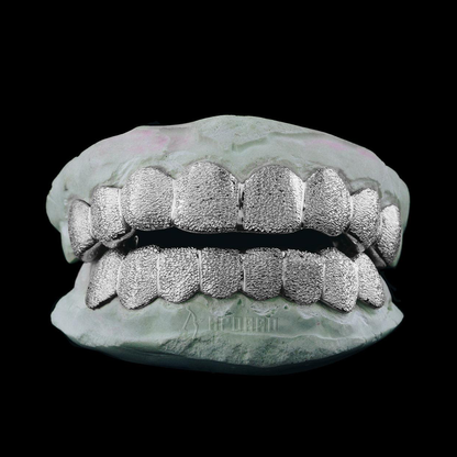 Grillz di polvere di diamante personalizzata