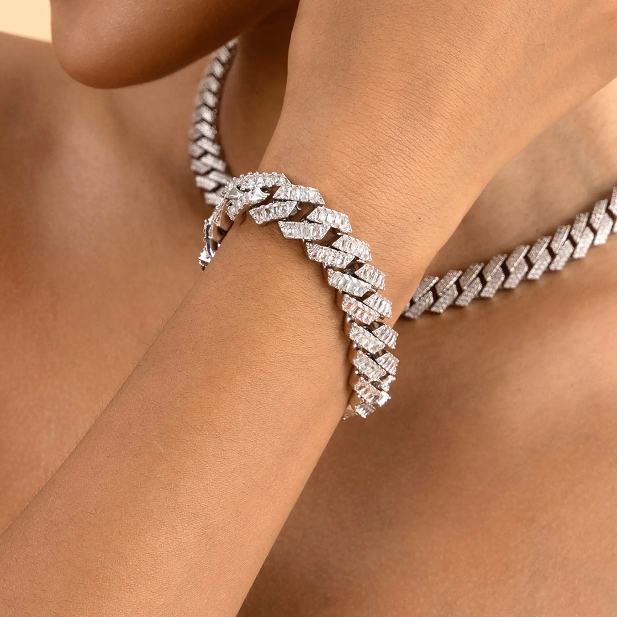 #Color_White Gold