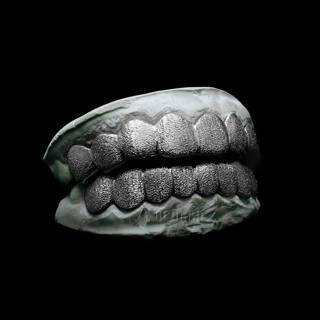 Grillz di polvere di diamante personalizzata