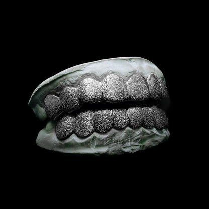 Grillz di polvere di diamante personalizzata