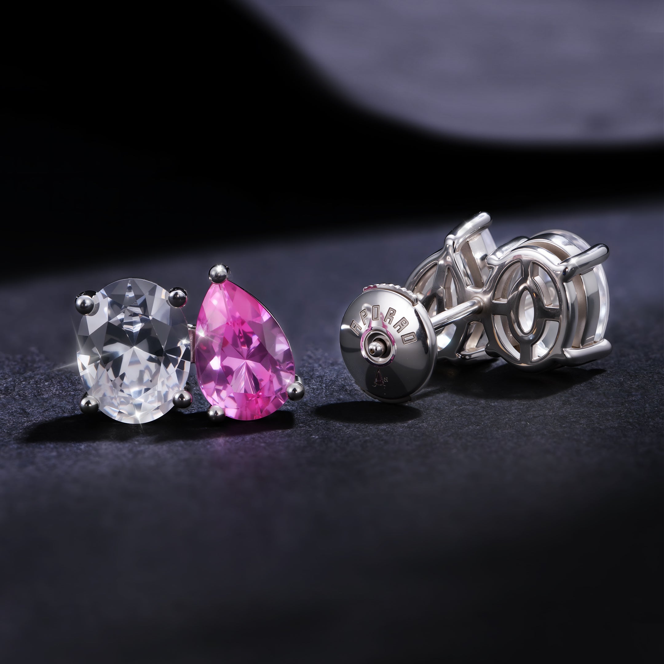 Boucles d'oreilles Moisanite Toi et Moi - ovale et poire