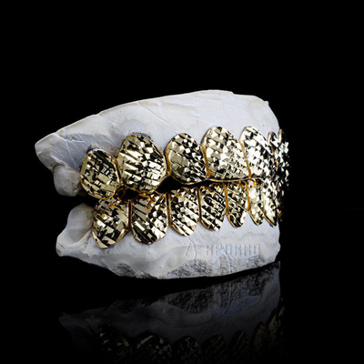 Grillz personalizzato con taglio a diamante
