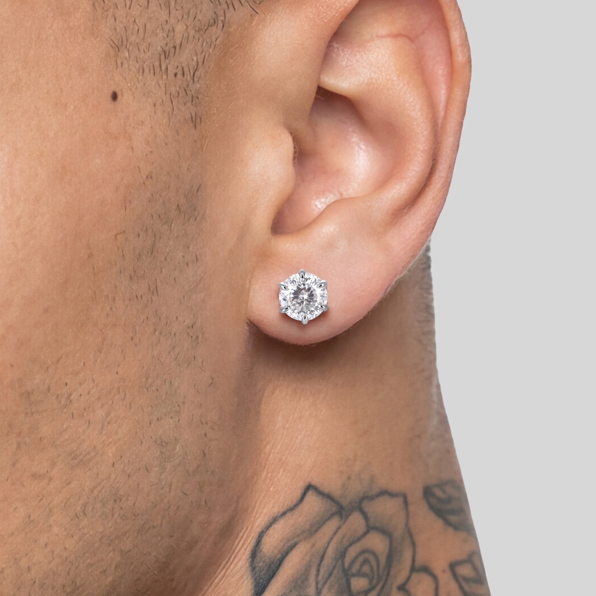 Boucle d'oreille à tige taille portugaise