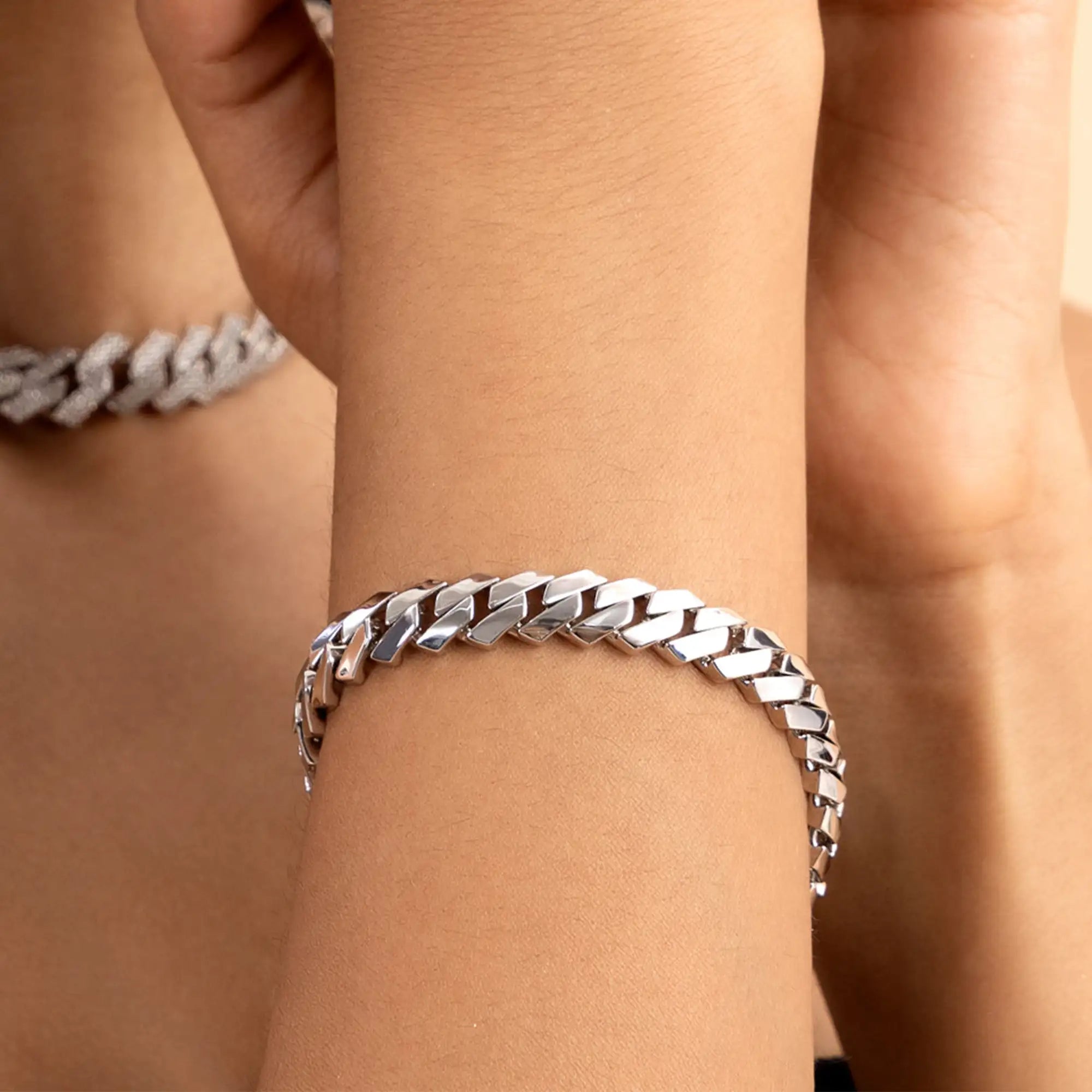 #Color_White Gold