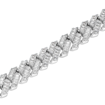 Individuelles Armband mit Smaragdschliff