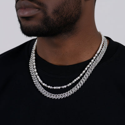 Ensemble de chaînes en métal raffiné