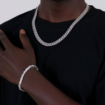 Ensemble de chaînes en métal raffiné