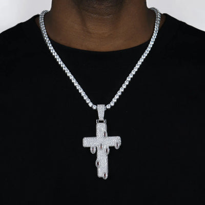 Pendentif croix de larmes cramoisies glacées