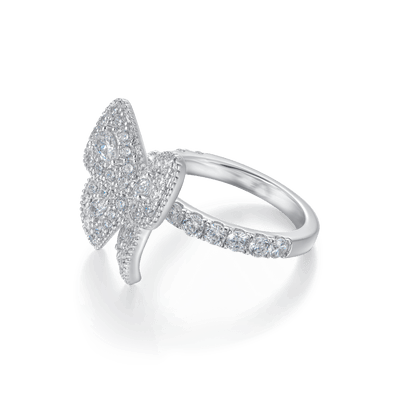 Lebendiger Verlobungsring mit gebündelten Schmetterlingen