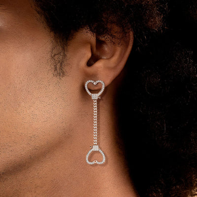 S925-Ohrring „Love Whispers“.