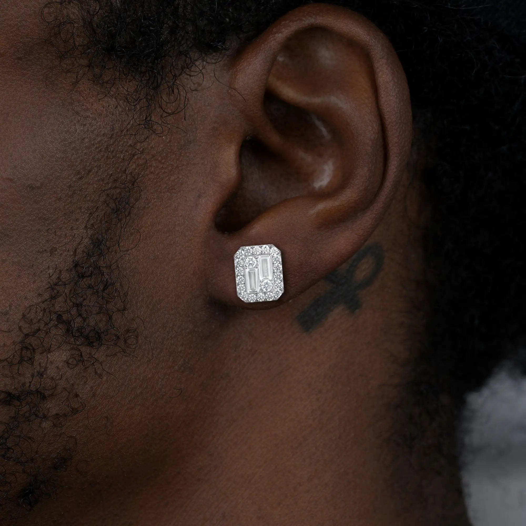 Emerald Cut Mix Halo -Bolzenohrringe - Paar