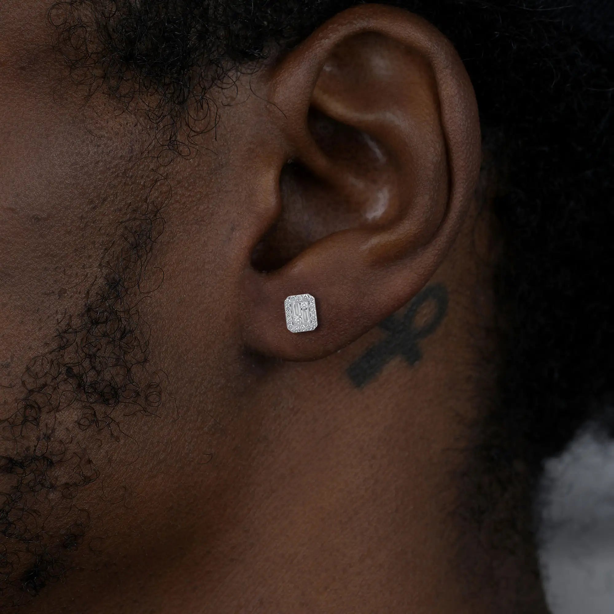 Emerald Cut Mix Halo -Bolzenohrringe - Paar