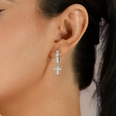 Boucle d'oreille pendante en croix Moissanite S925