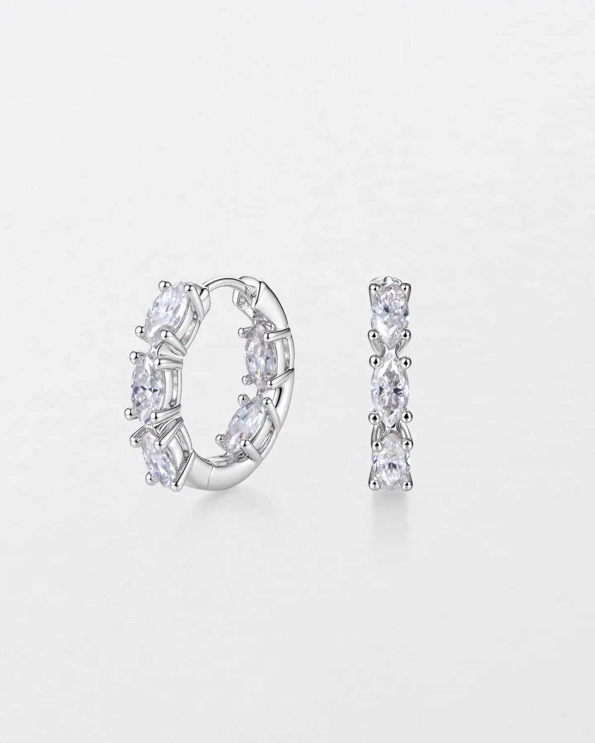 Boucle d'oreille créole rayée noire & blanche