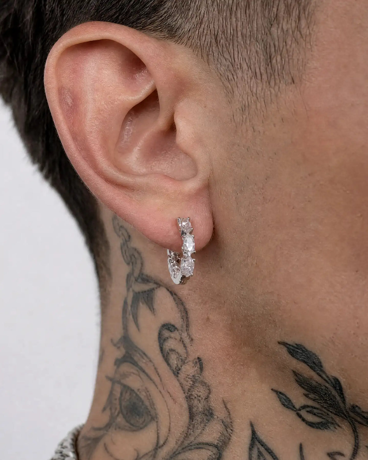Boucle d'oreille créole rayée noire & blanche