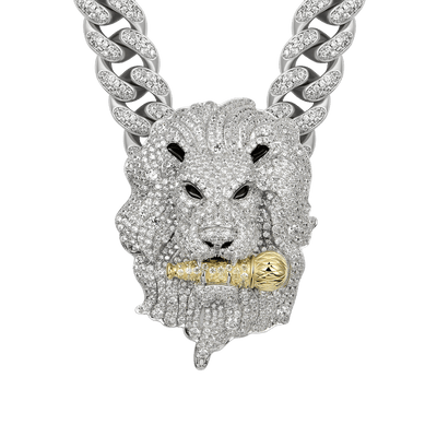 Pendentif Lion Rugissant Glacé