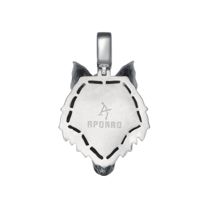 Pendentif miniature en émail de loup intrépide