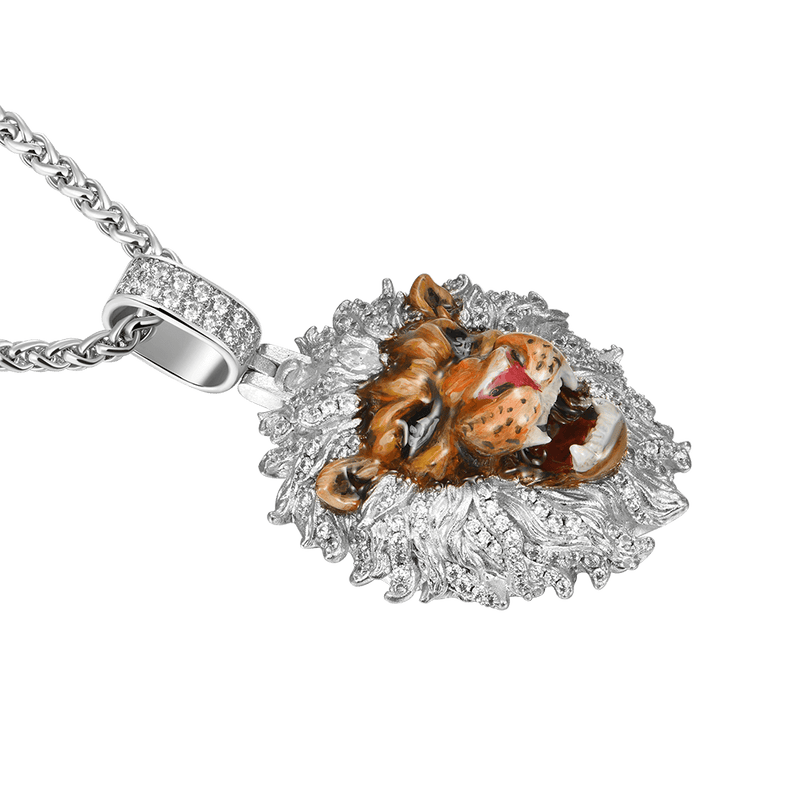 Colgante en miniatura de esmalte de león sin miedo (preventa) - APORRO