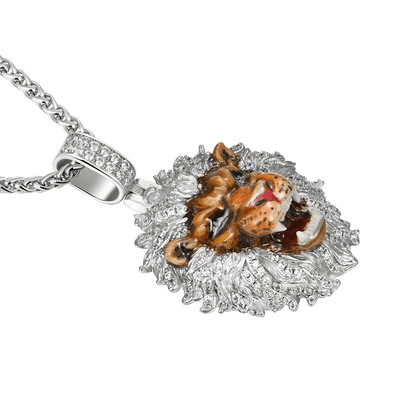 Pendentif miniature en émail du lion sans peur