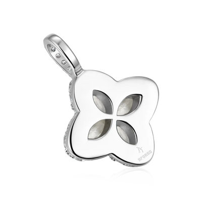 Iced Luminous Clover-Anhänger & Kettenset – Weißer Diamant