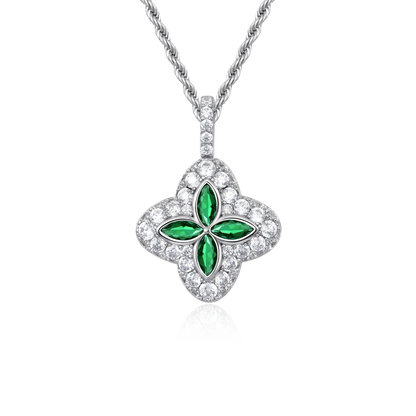 Pendentif trèfle lumineux Moissanite