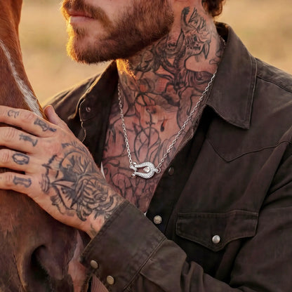 Horseshoe Fortune Chain – Essential