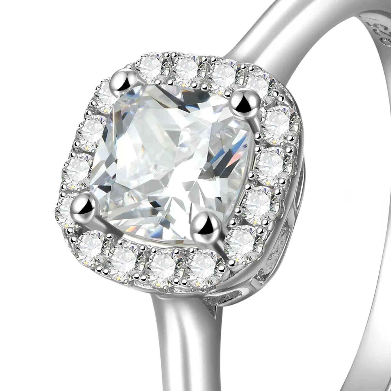 Love 1477 Anello di fidanzamento personalizzato Moissanite