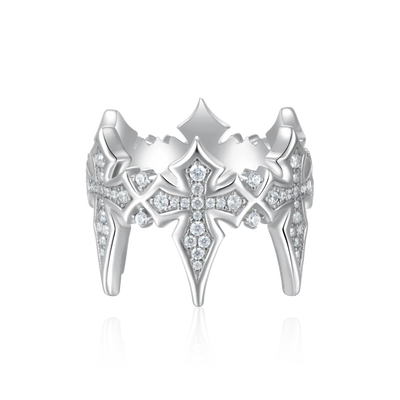 Ring mit gekröntem Kreuz aus Moissanit