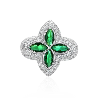 Anillo de trébol luminoso helado