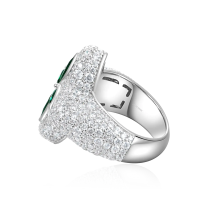 Anillo de trébol luminoso helado para mujeres