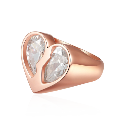 Bague entrelacée de cœurs radieux Moissanite