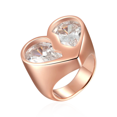 Anillo entrelazado de corazones radiantes