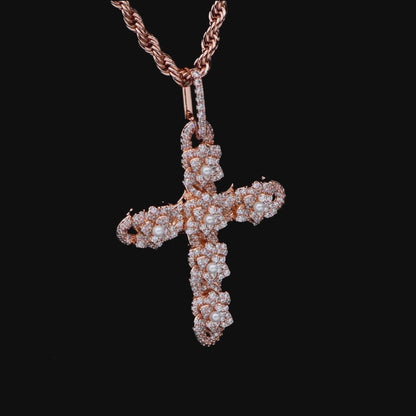 Pendentif de croix de rose perle féminine