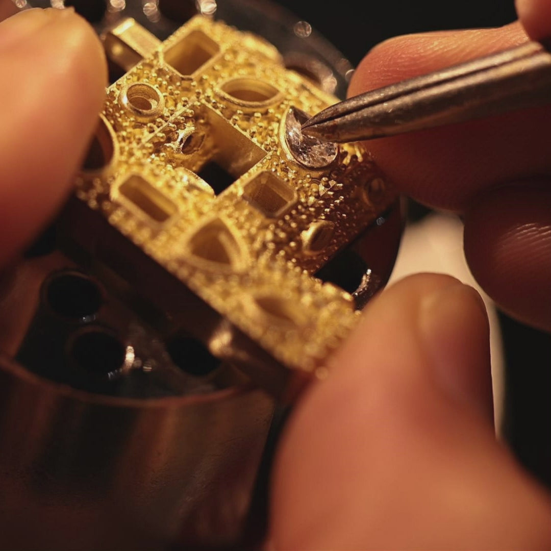 Dreidimensionaler Buchstabenanhänger für benutzerdefinierte geformte Schnitt