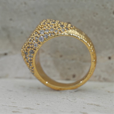 Bague texturée sertie pavé