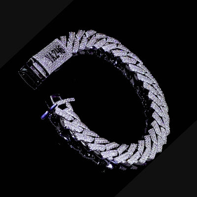 Bracciale con nome a maglia cubana con punta a taglio rotondo personalizzato