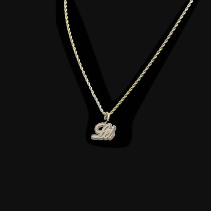 Micro 10k Solid Gold Kunstler Script Pendant Collier