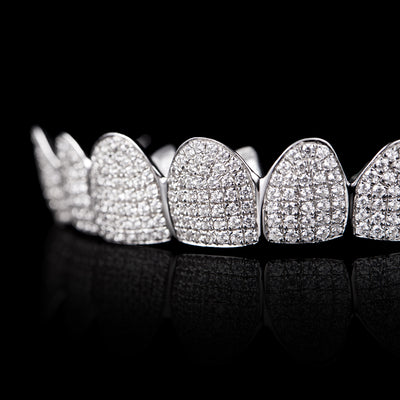 Maßgeschneiderte, vollständig vereiste Grillz