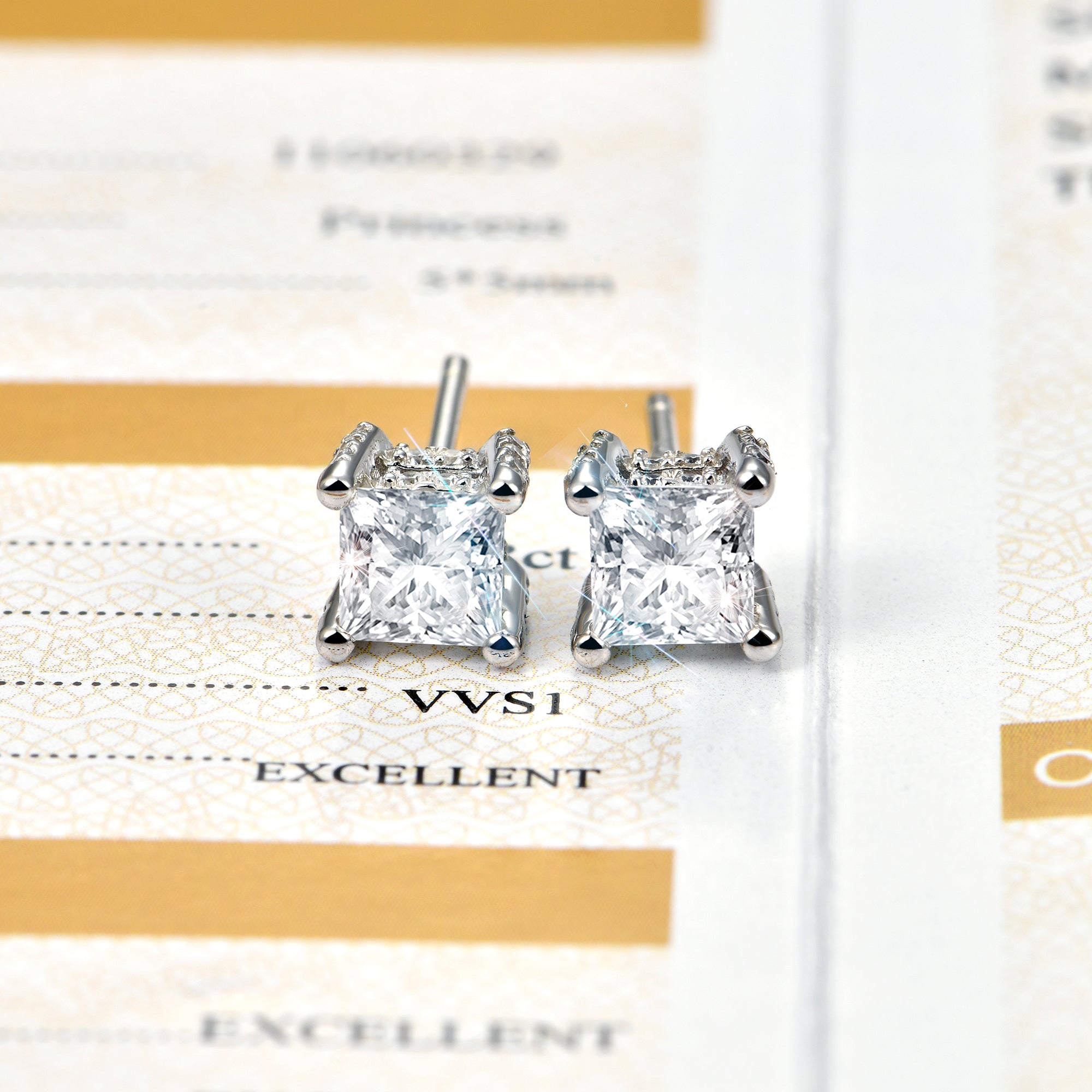 Moissanite Princess Stud Ohrring