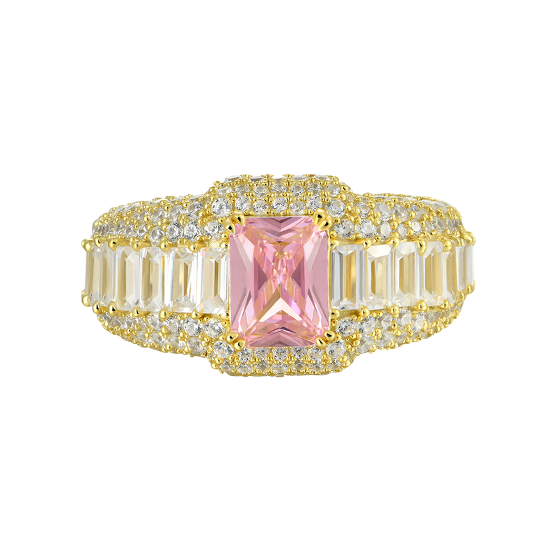 Kundenspezifischer Ring mit rosa Smaragdschliff