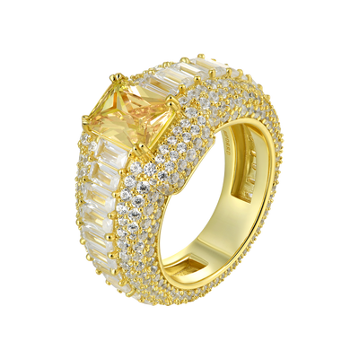Individueller Ring im Smaragdschliff